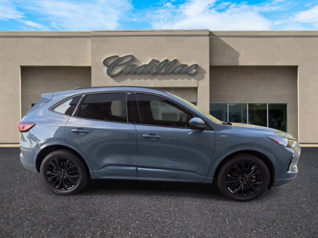 2023 Ford Escape ST-Line Elite