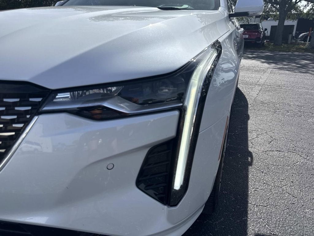 2022 Cadillac CT4 Premium Luxury