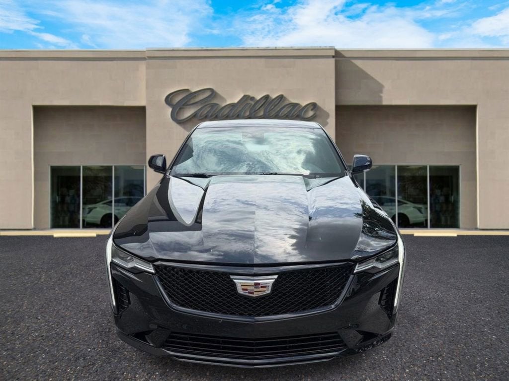 2023 Cadillac CT4 Luxury