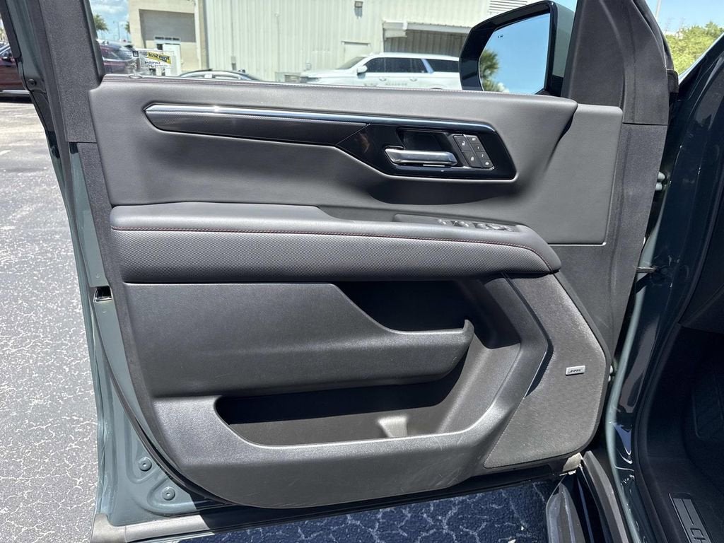 2025 Chevrolet Tahoe RST