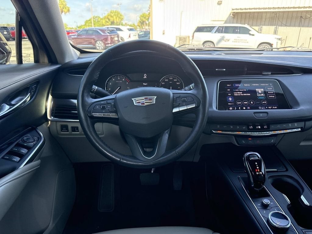 2023 Cadillac XT4 Luxury