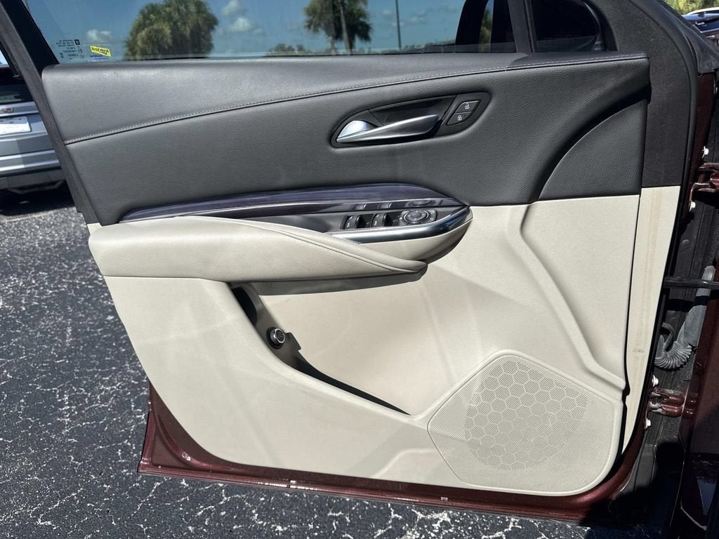 2023 Cadillac XT4 Luxury
