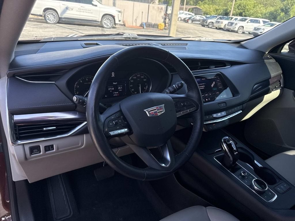 2023 Cadillac XT4 Luxury