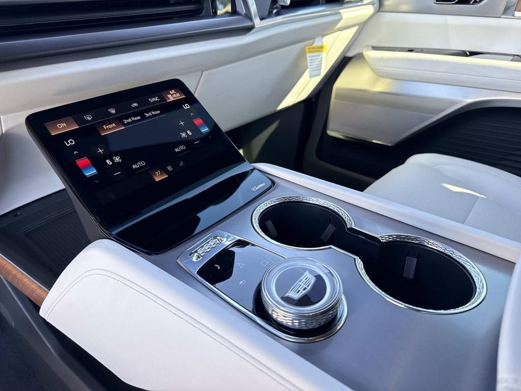 2026 Cadillac VISTIQ Luxury