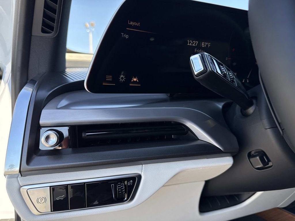 2026 Cadillac VISTIQ Luxury