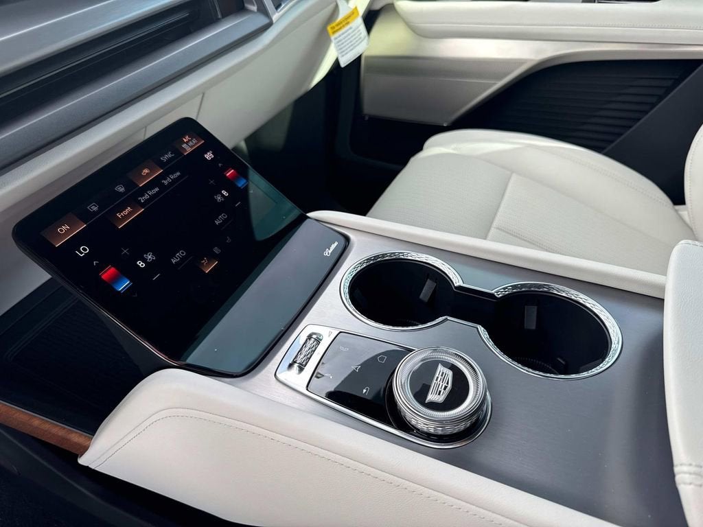 2026 Cadillac VISTIQ Luxury