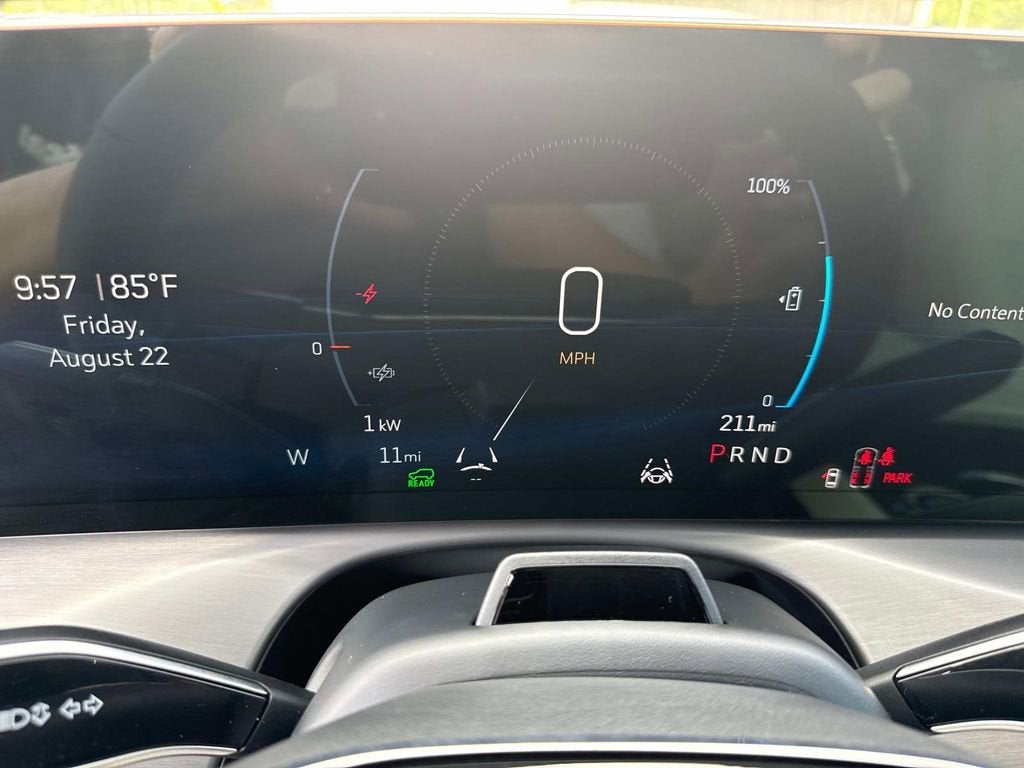 2026 Cadillac VISTIQ Luxury