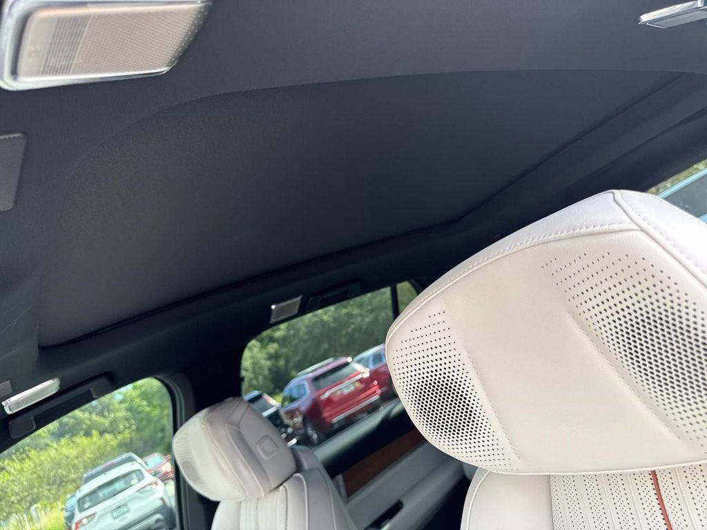 2026 Cadillac VISTIQ Luxury