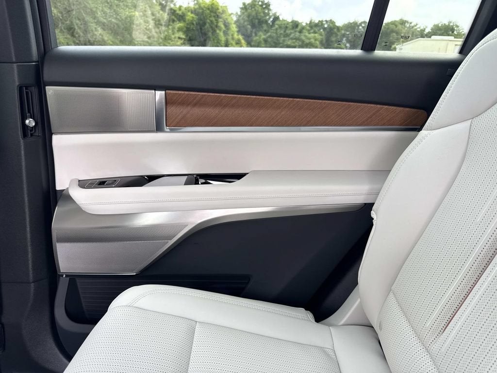 2027 Cadillac VISTIQ Luxury