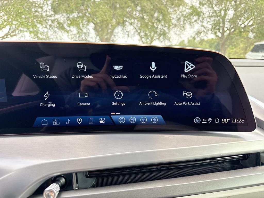 2027 Cadillac VISTIQ Luxury