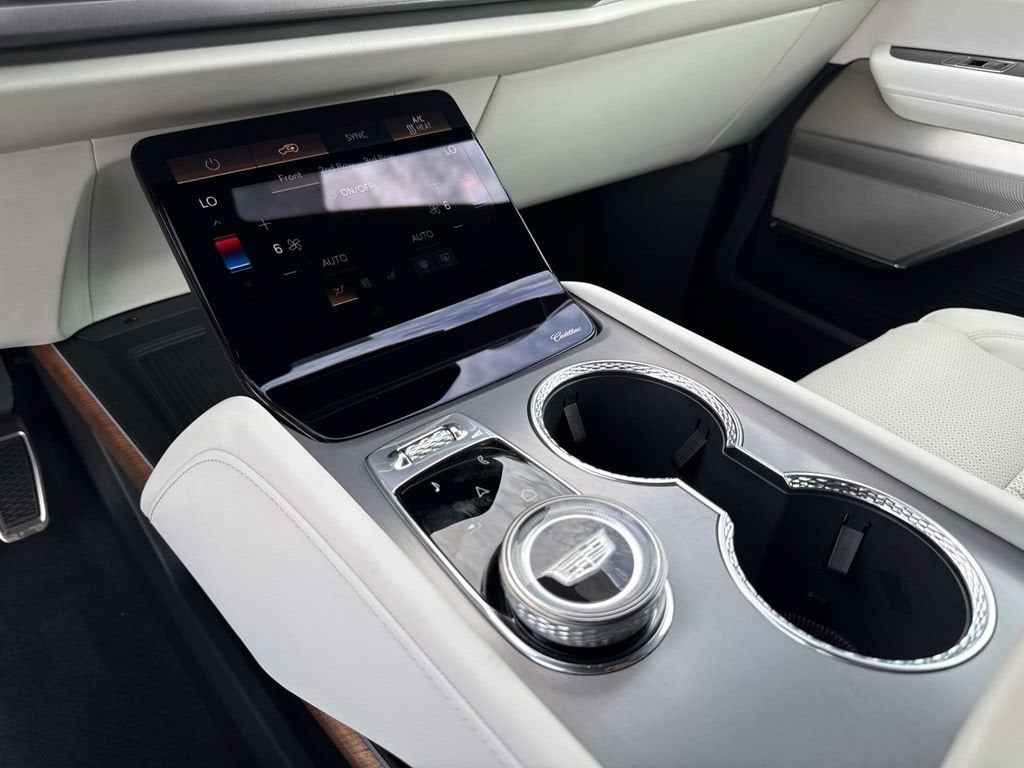 2027 Cadillac VISTIQ Luxury