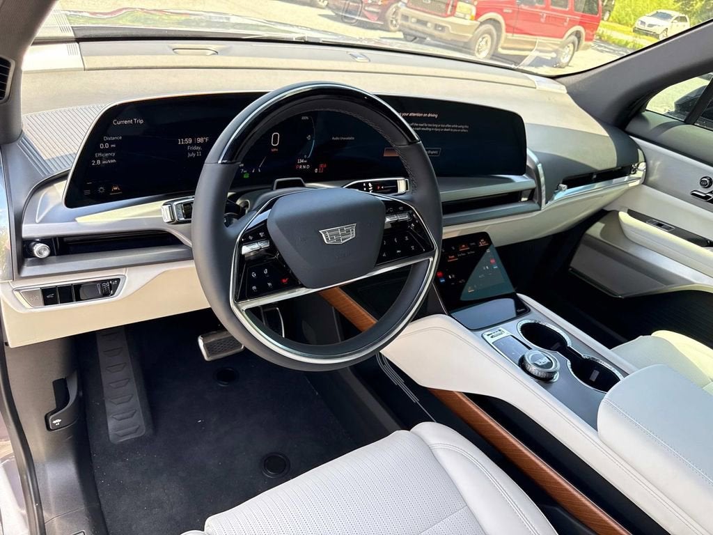 2026 Cadillac VISTIQ Luxury