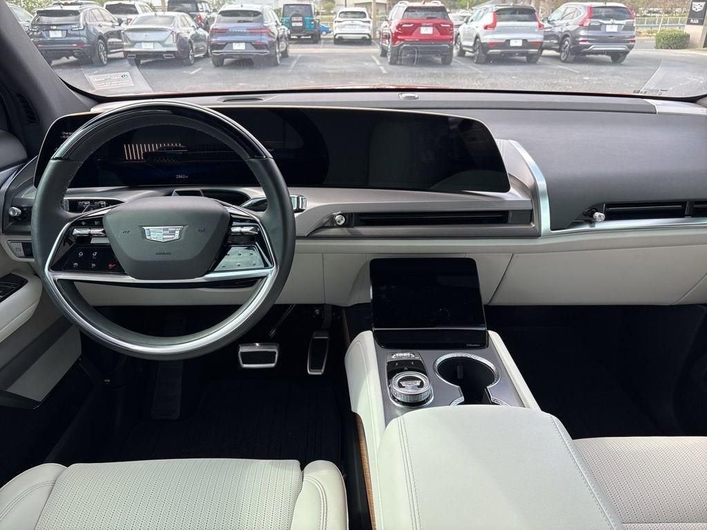 2026 Cadillac VISTIQ Luxury