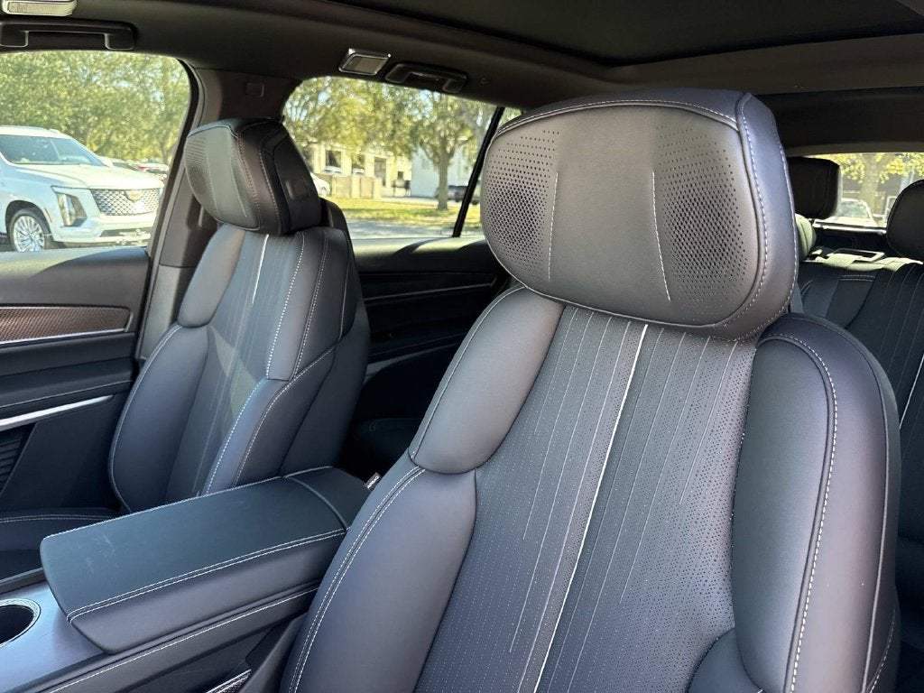 2027 Cadillac VISTIQ Luxury - Photo 22