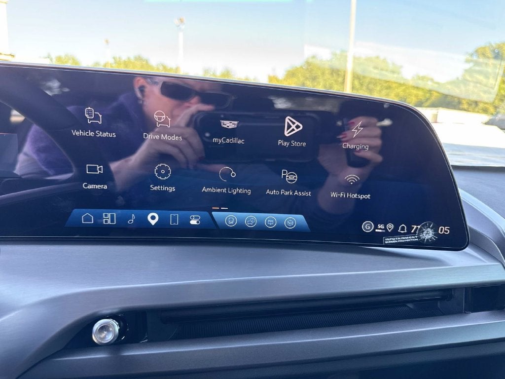 2027 Cadillac VISTIQ Luxury - Photo 24