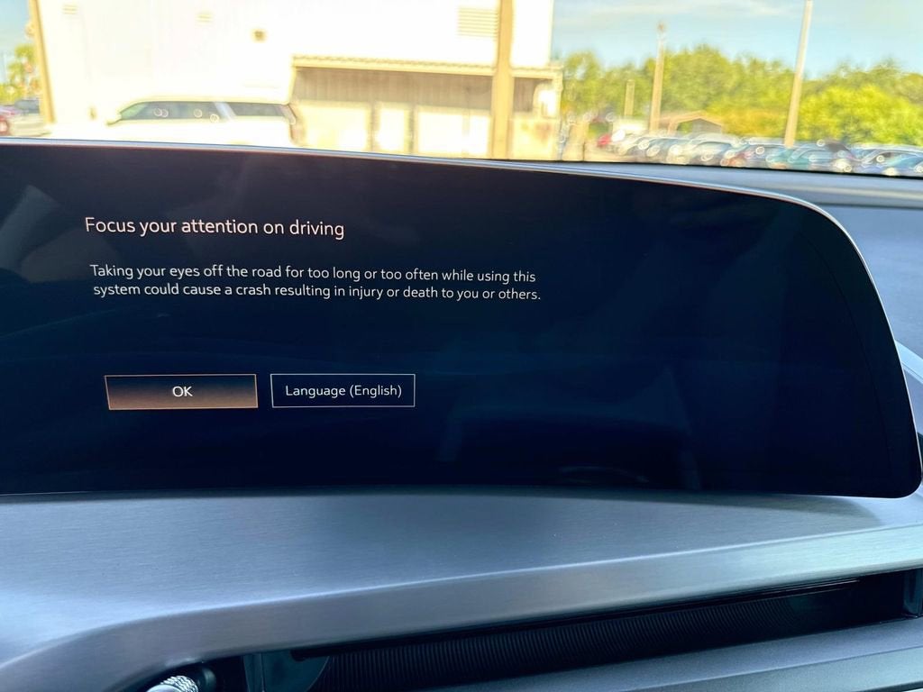 2026 Cadillac VISTIQ Luxury