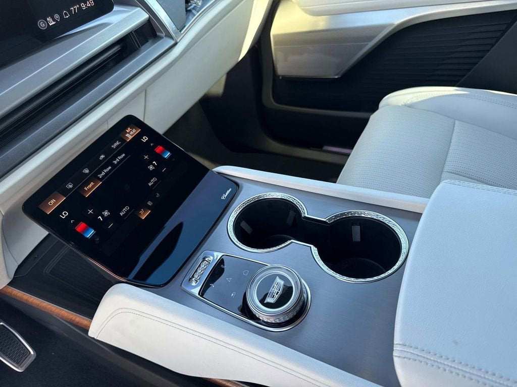 2026 Cadillac VISTIQ Luxury