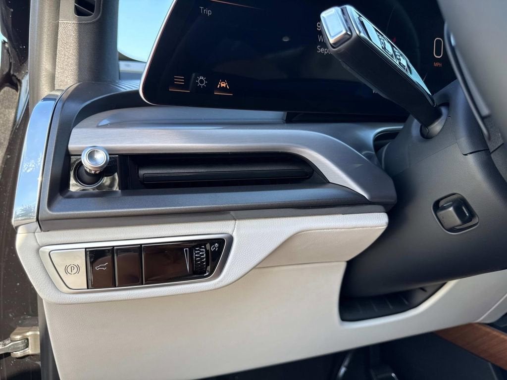 2026 Cadillac VISTIQ Luxury