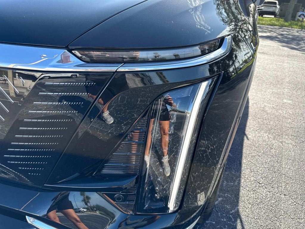 2026 Cadillac VISTIQ Luxury