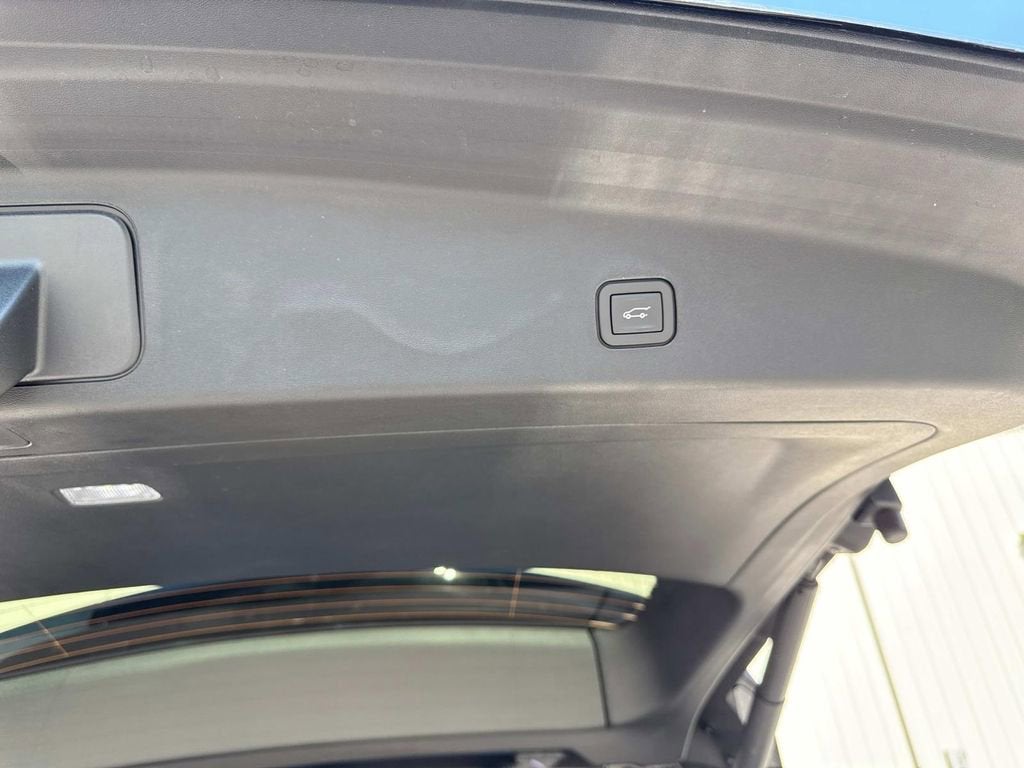 2026 Cadillac VISTIQ Premium Luxury