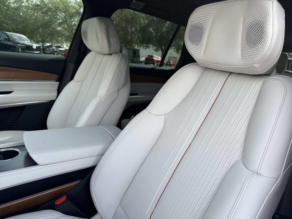 2026 Cadillac VISTIQ Sport