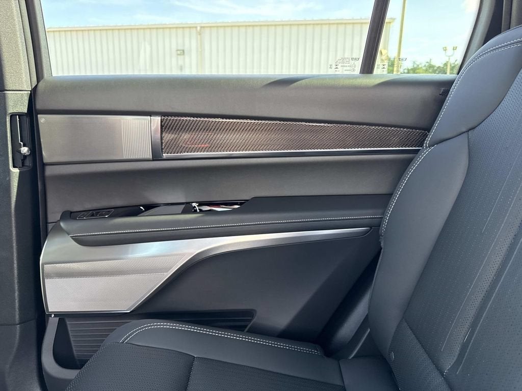 2027 Cadillac VISTIQ Sport
