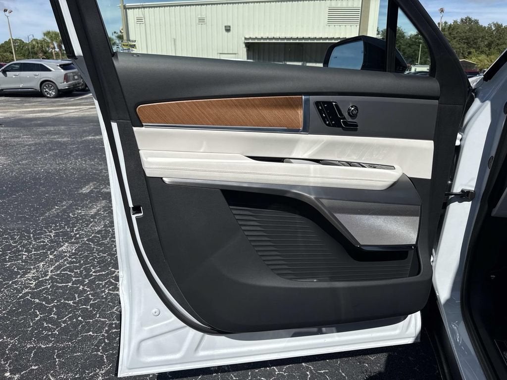 2027 Cadillac VISTIQ Sport