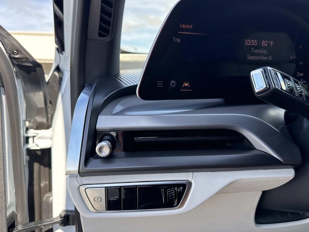 2027 Cadillac VISTIQ Sport