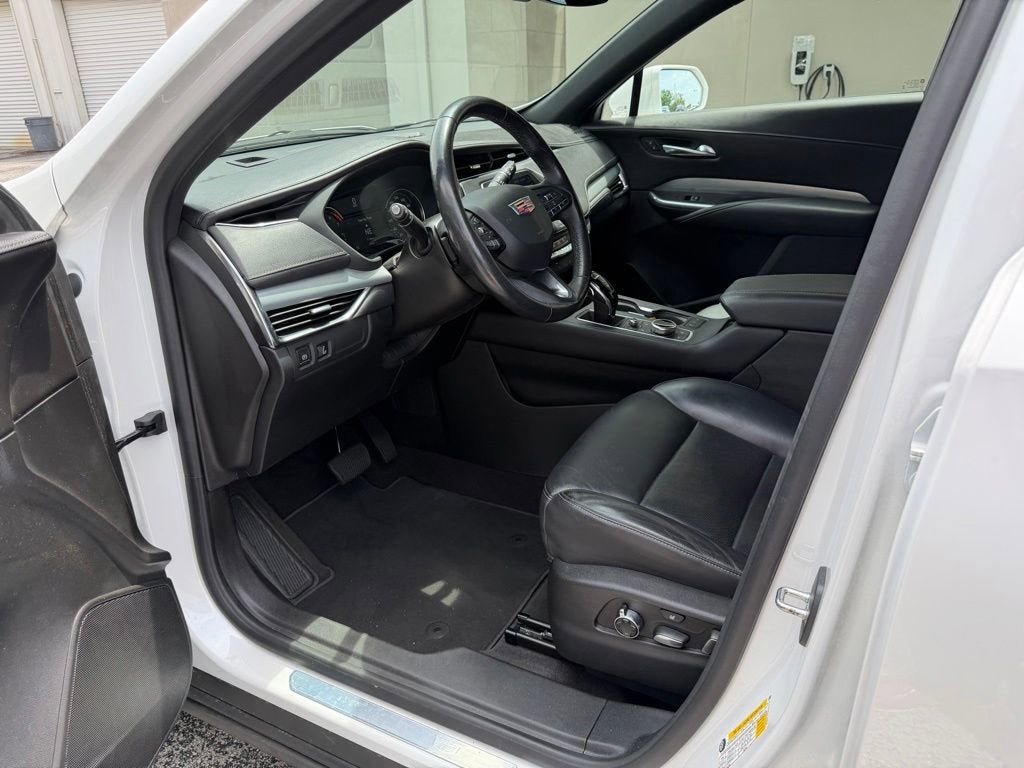 2020 Cadillac XT4 FWD Premium Luxury