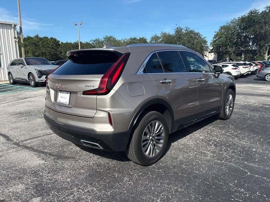 2024 Cadillac XT4 Premium Luxury