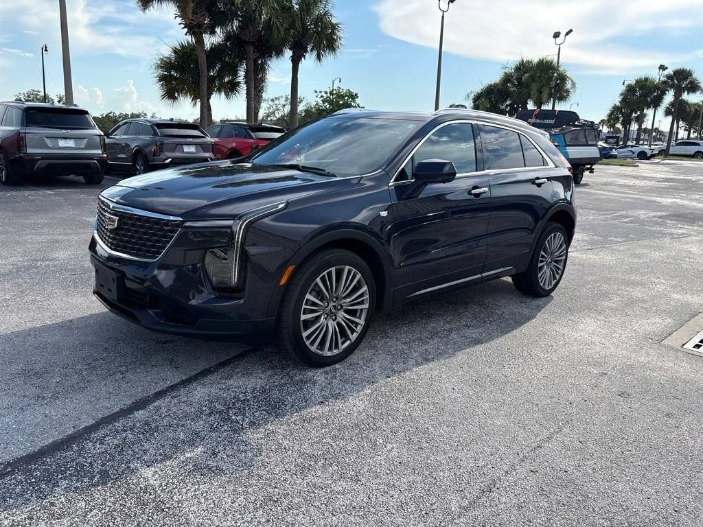 2025 Cadillac XT4 Premium Luxury
