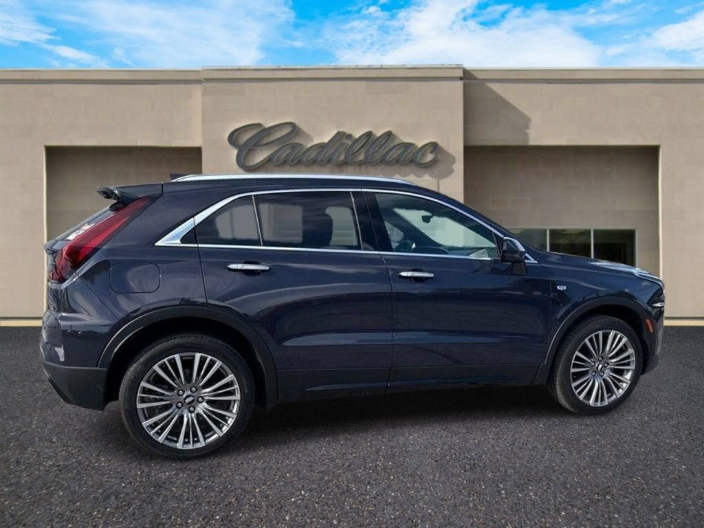 2025 Cadillac XT4 Premium Luxury
