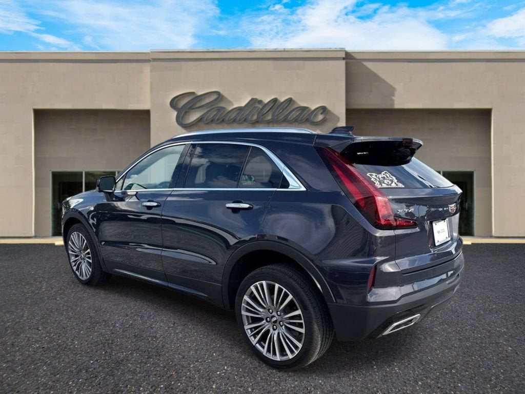 2025 Cadillac XT4 Premium Luxury