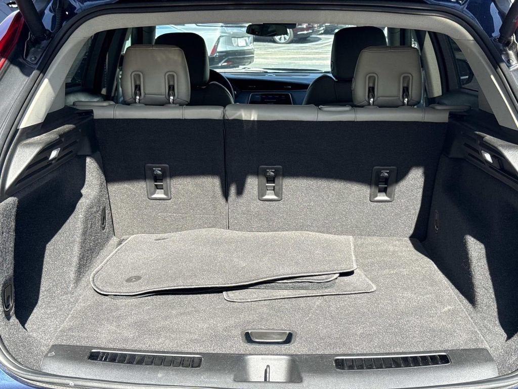 2021 Cadillac XT4 AWD Premium Luxury