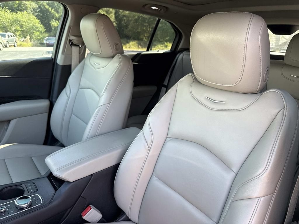 2021 Cadillac XT4 AWD Premium Luxury