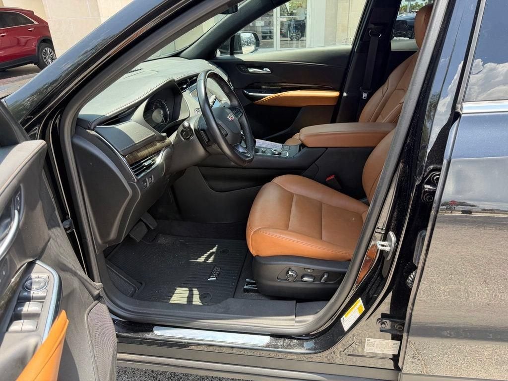 2023 Cadillac XT4 Premium Luxury