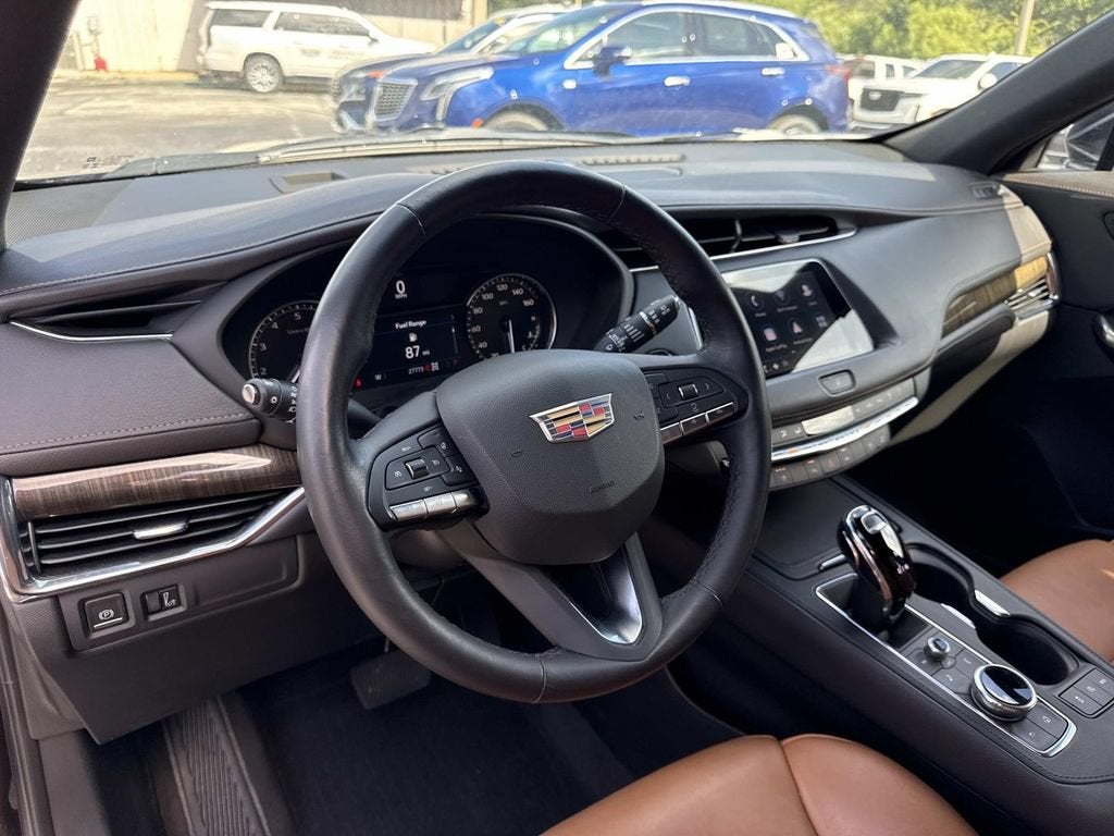 2023 Cadillac XT4 Premium Luxury