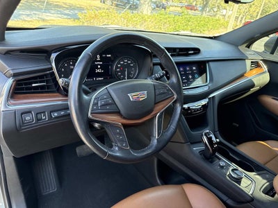 2022 Cadillac XT5 Premium Luxury