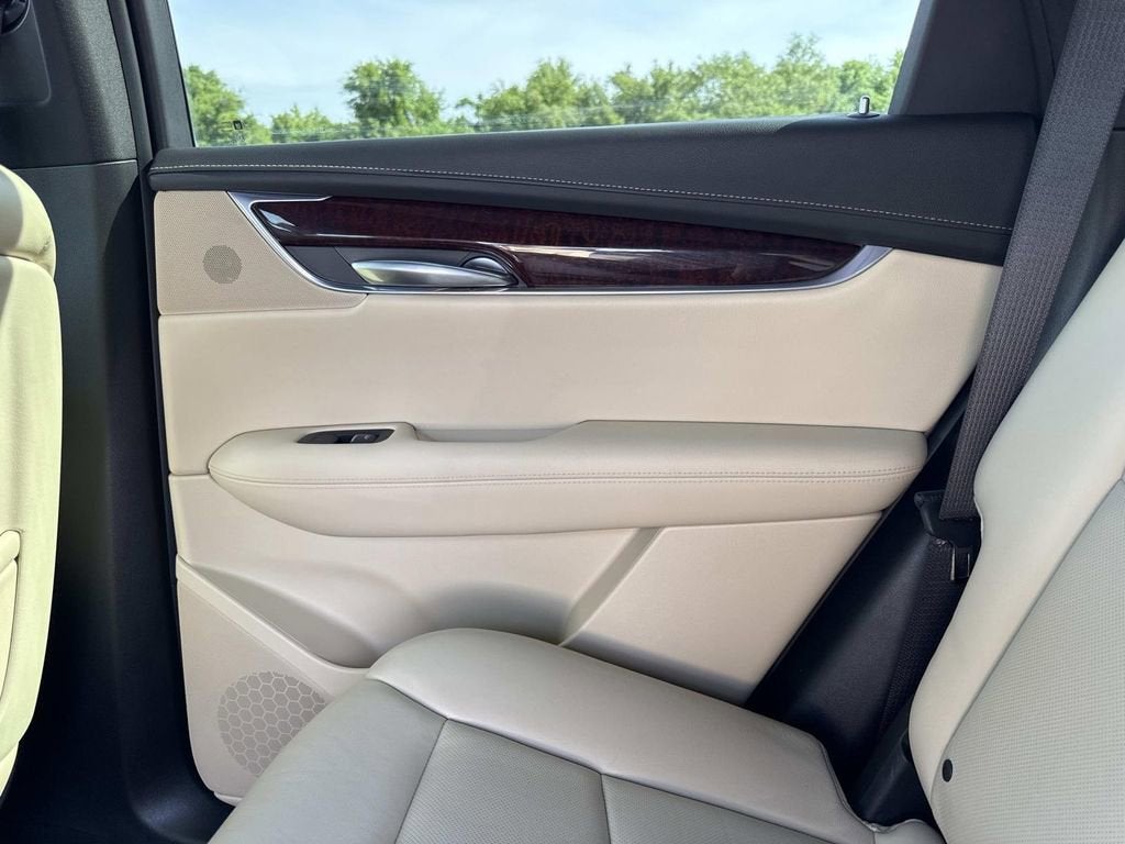 2017 Cadillac XT5 Premium Luxury FWD
