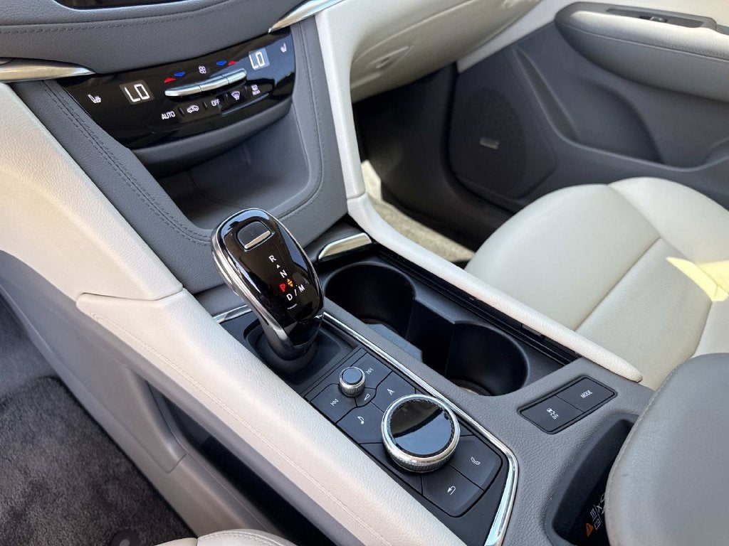 2022 Cadillac XT5 AWD Premium Luxury