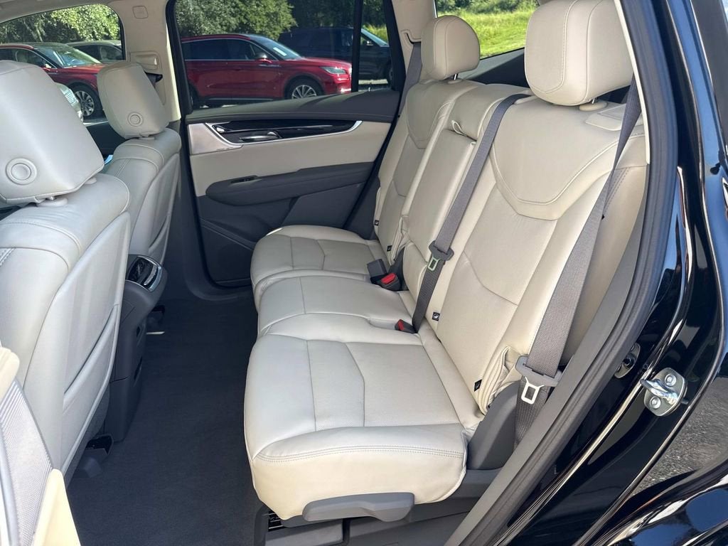 2025 Cadillac XT6 Premium Luxury