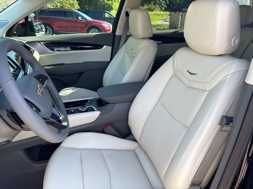 2025 Cadillac XT6 Premium Luxury