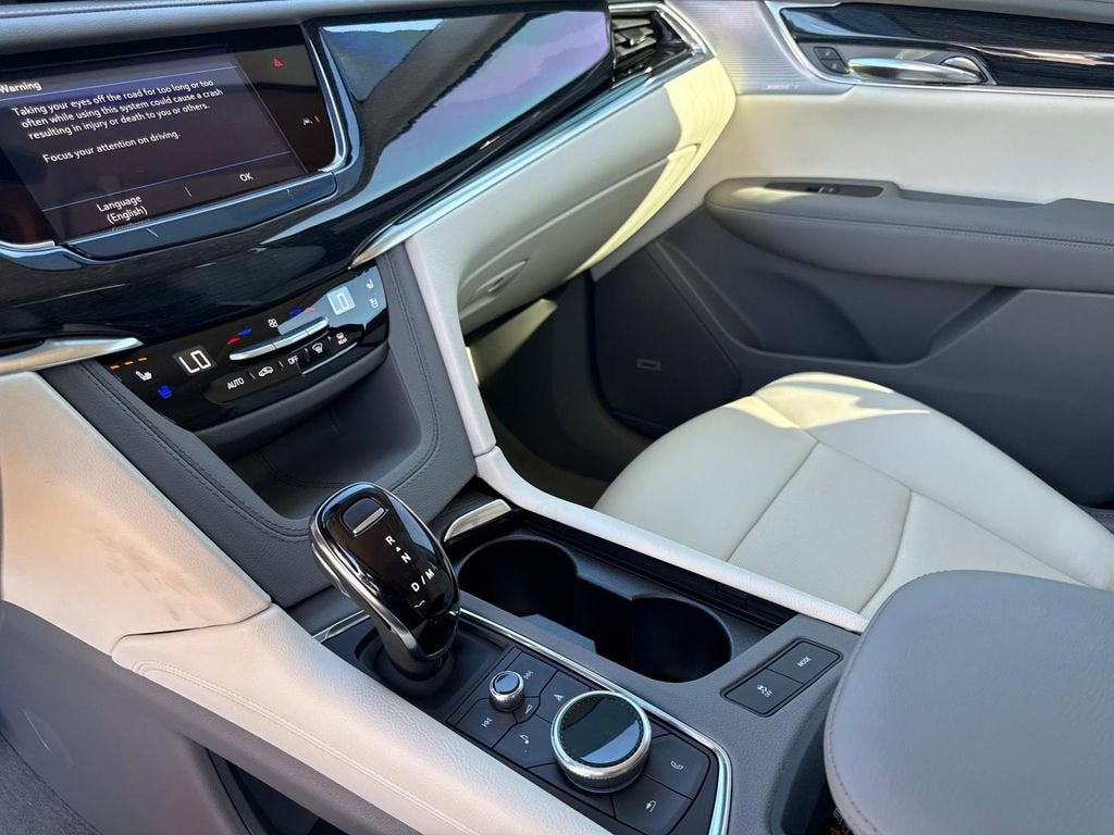 2025 Cadillac XT6 Premium Luxury