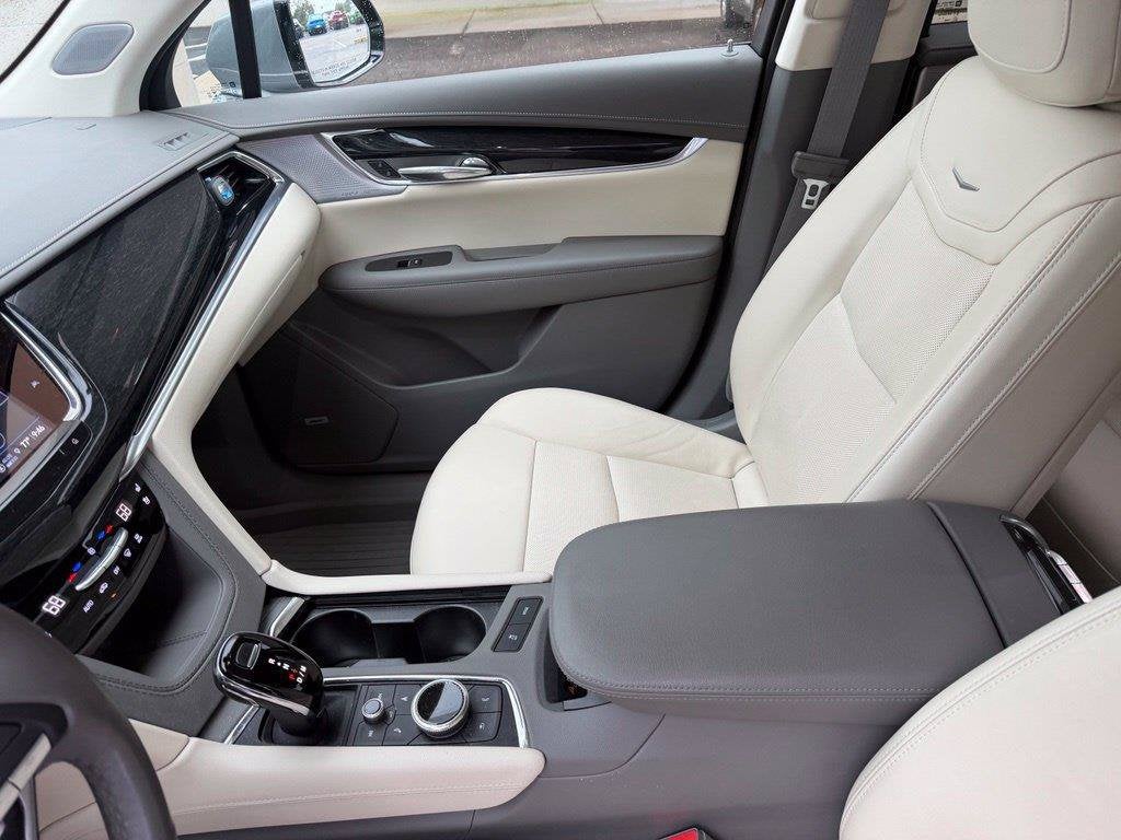 2023 Cadillac XT6 FWD Premium Luxury