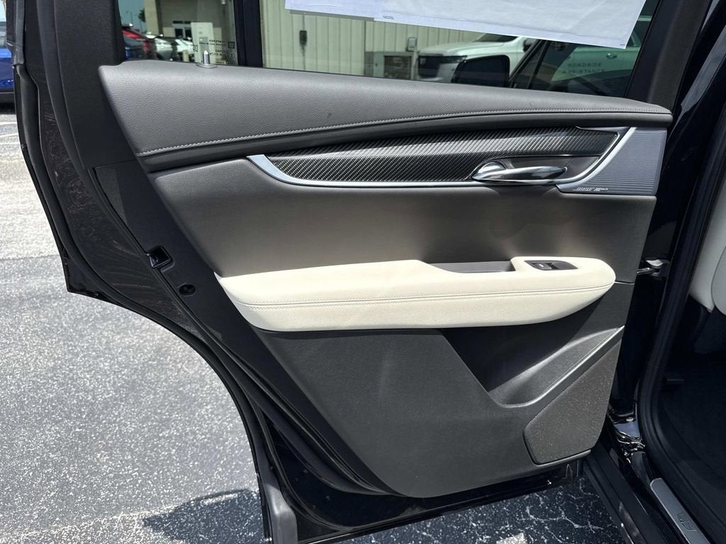 2025 Cadillac XT6 Sport