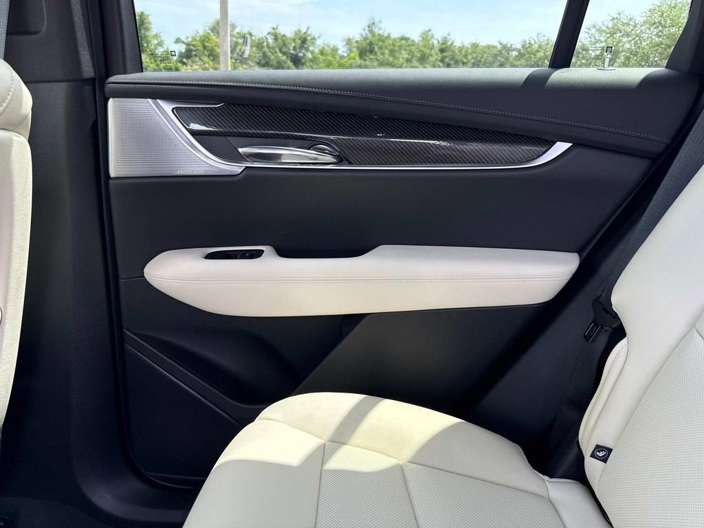 2025 Cadillac XT6 Sport