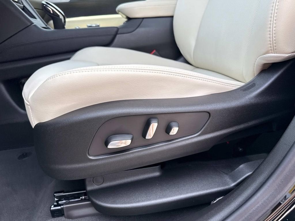 2025 Cadillac XT6 Sport