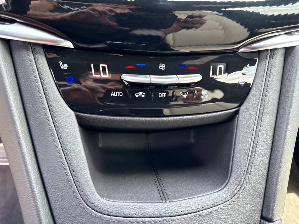 2025 Cadillac XT6 Sport