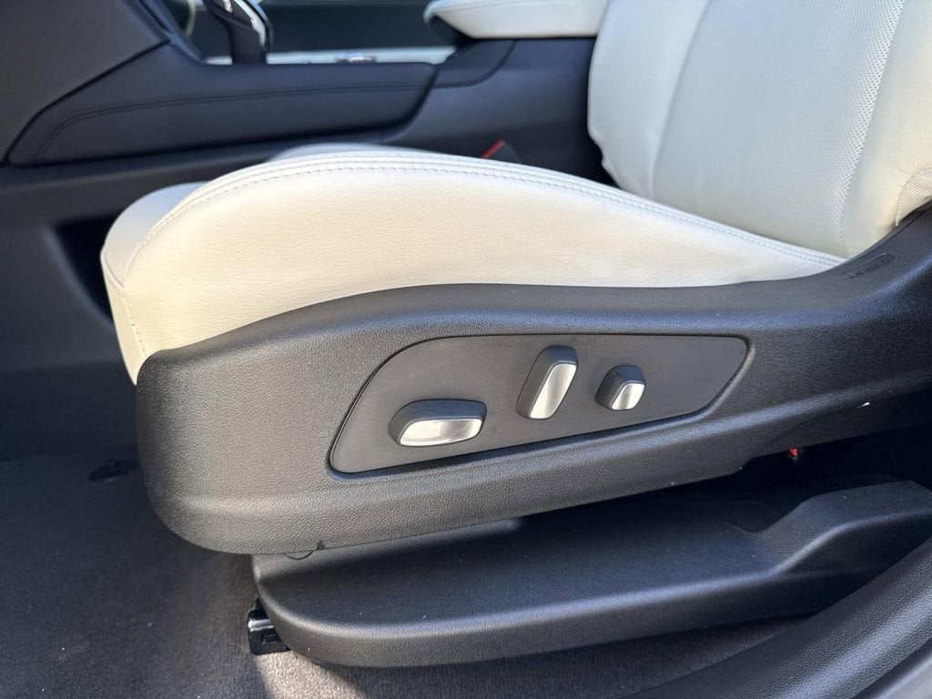 2025 Cadillac XT6 Sport