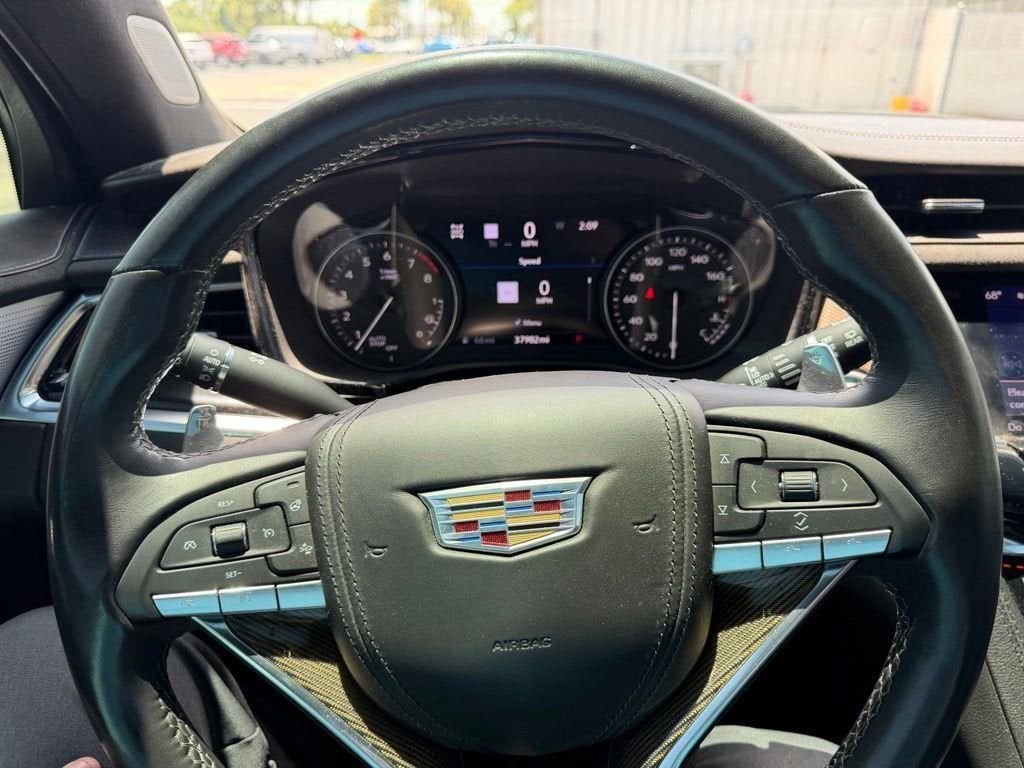 2024 Cadillac XT6 Sport